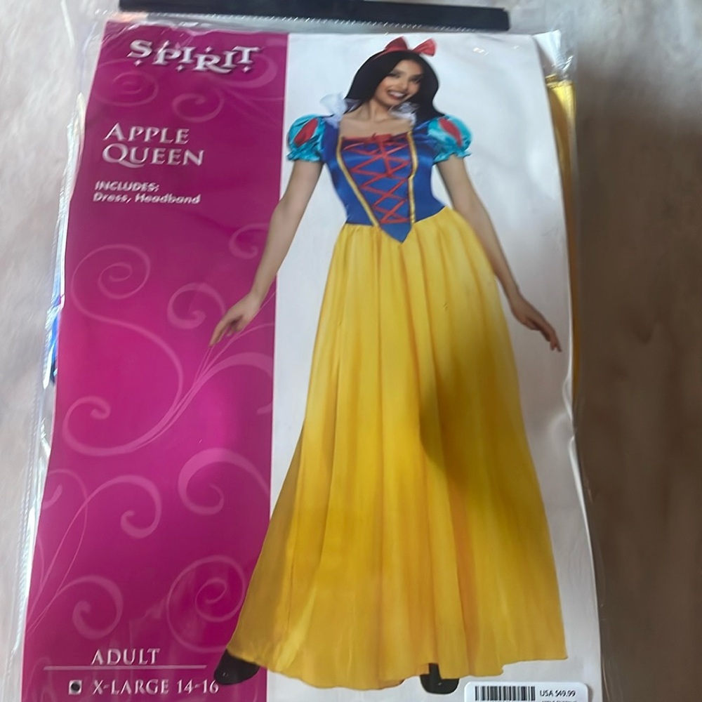 Snow White costume